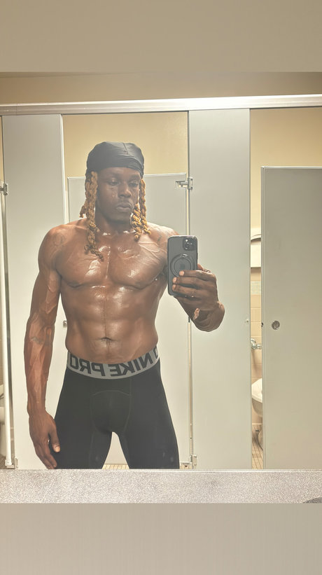 Photo nue de fuite OnlyFans de Heavyxdee