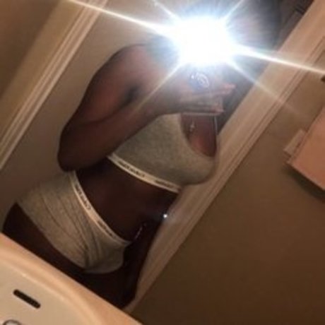 Photo nue de fuite OnlyFans de La