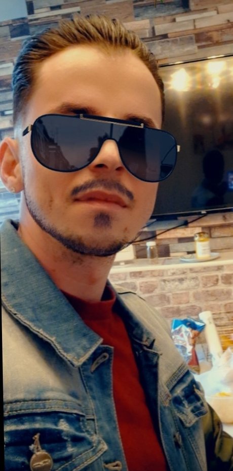 Photo nue de fuite OnlyFans de Dracusorul90