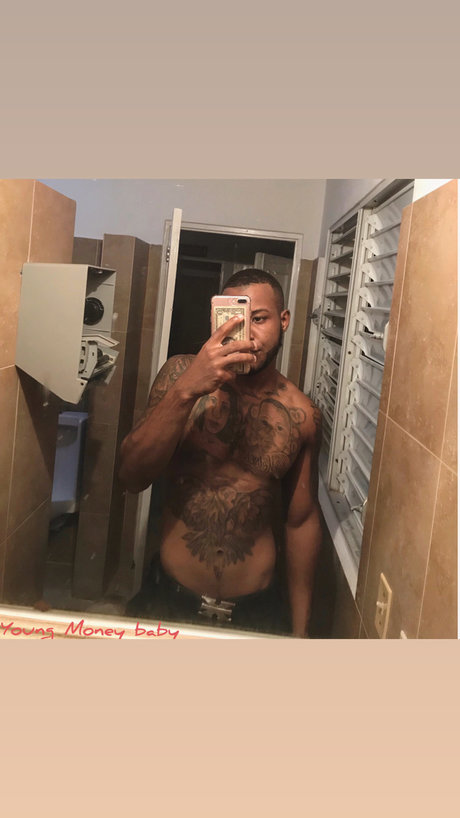 Photo nue de fuite OnlyFans de Randy Lopez
