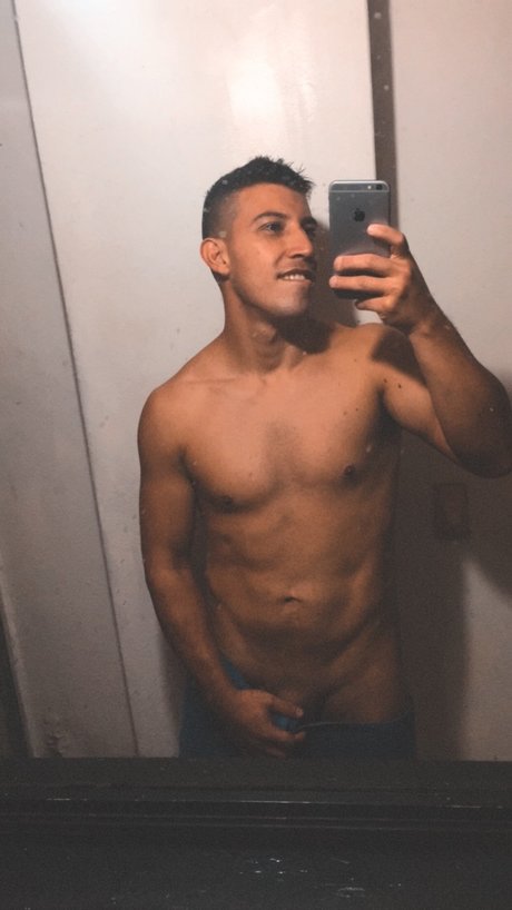 Photo nue de fuite OnlyFans de Ramon