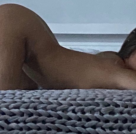 Photo nue de fuite OnlyFans de Reina Angel