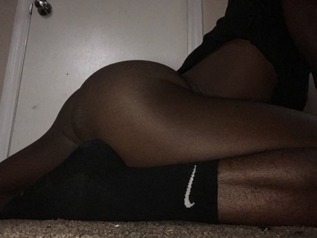 Photo nue de fuite OnlyFans de Wet Ampamp Gushy 