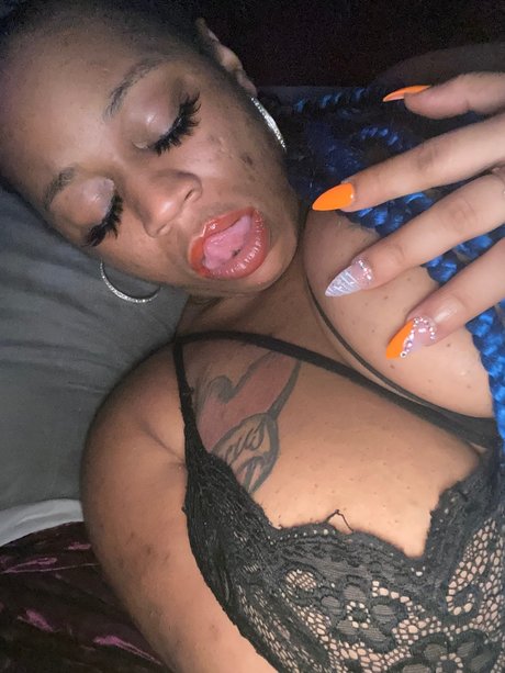 Photo nue de fuite OnlyFans de Make Me Drip Daddy  
