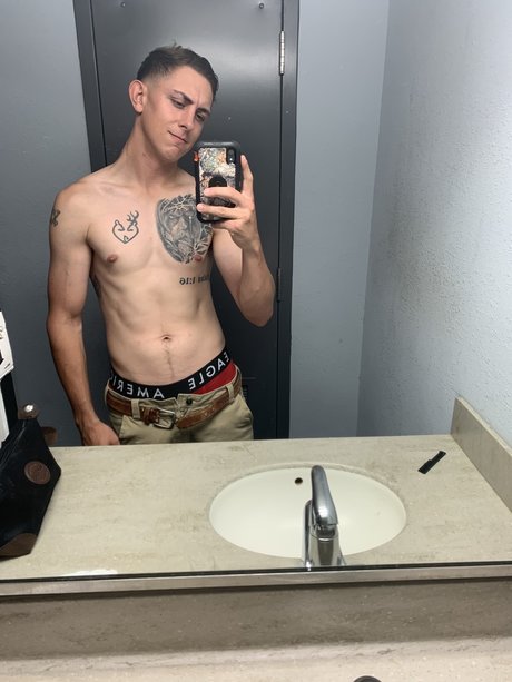Photo nue de fuite OnlyFans de Hunter