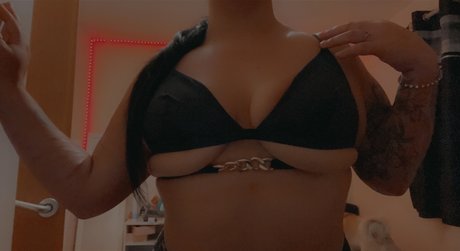 Photo nue de fuite OnlyFans de Rosalie
