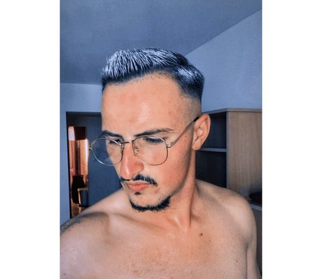 Photo nue de fuite OnlyFans de Robert
