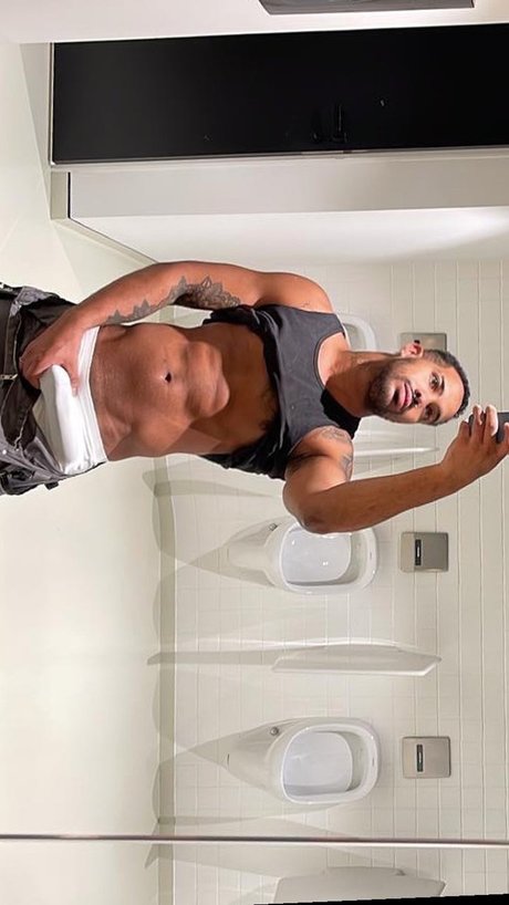 Photo nue de fuite OnlyFans de Rivieverson Flix