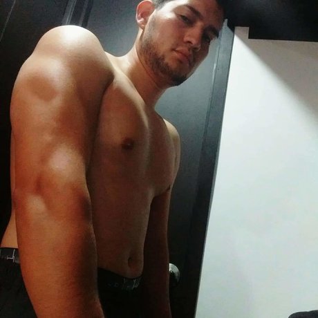 Photo nue de fuite OnlyFans de Fabian Rubio