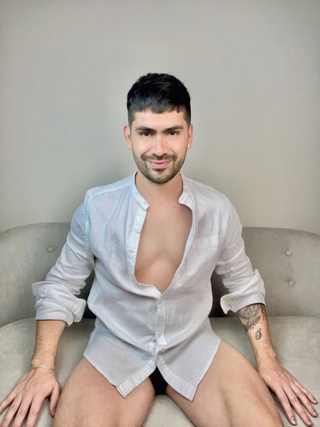 Photo nue de fuite OnlyFans de Ro Zamora