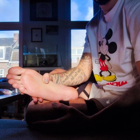 Photo nue de fuite OnlyFans de Royal Male Feet