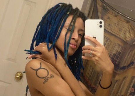 Photo nue de fuite OnlyFans de Royalblue