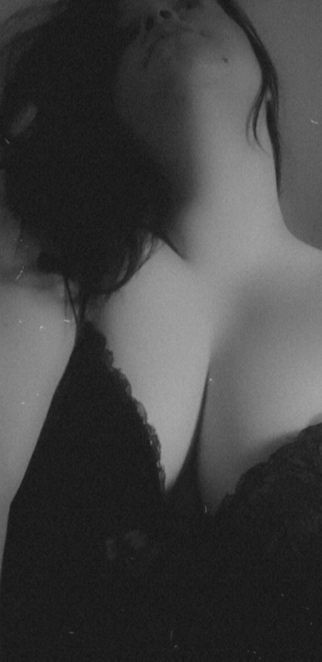 Photo nue de fuite OnlyFans de Roxxxi
