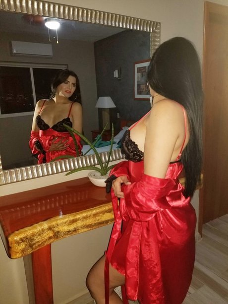 Photo nue de fuite OnlyFans de Rossina Silva