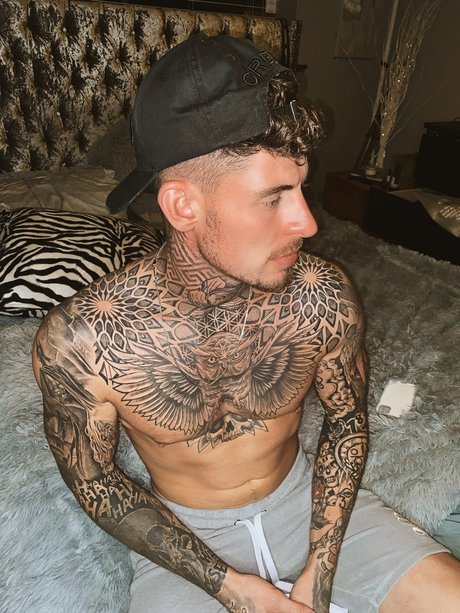 Photo nue de fuite OnlyFans de Sam Chaloner
