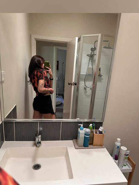 Photo nue de fuite OnlyFans de Your Girlfriend 