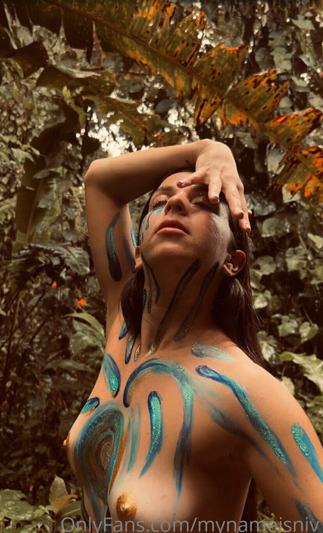 Photo nue de fuite OnlyFans de Yogagirln