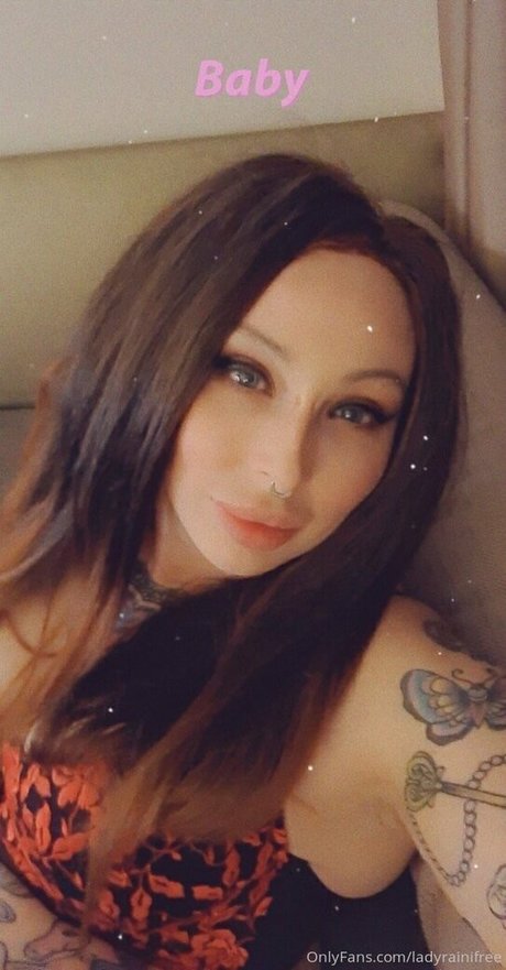 Photo nue de fuite OnlyFans de Queenrainifree