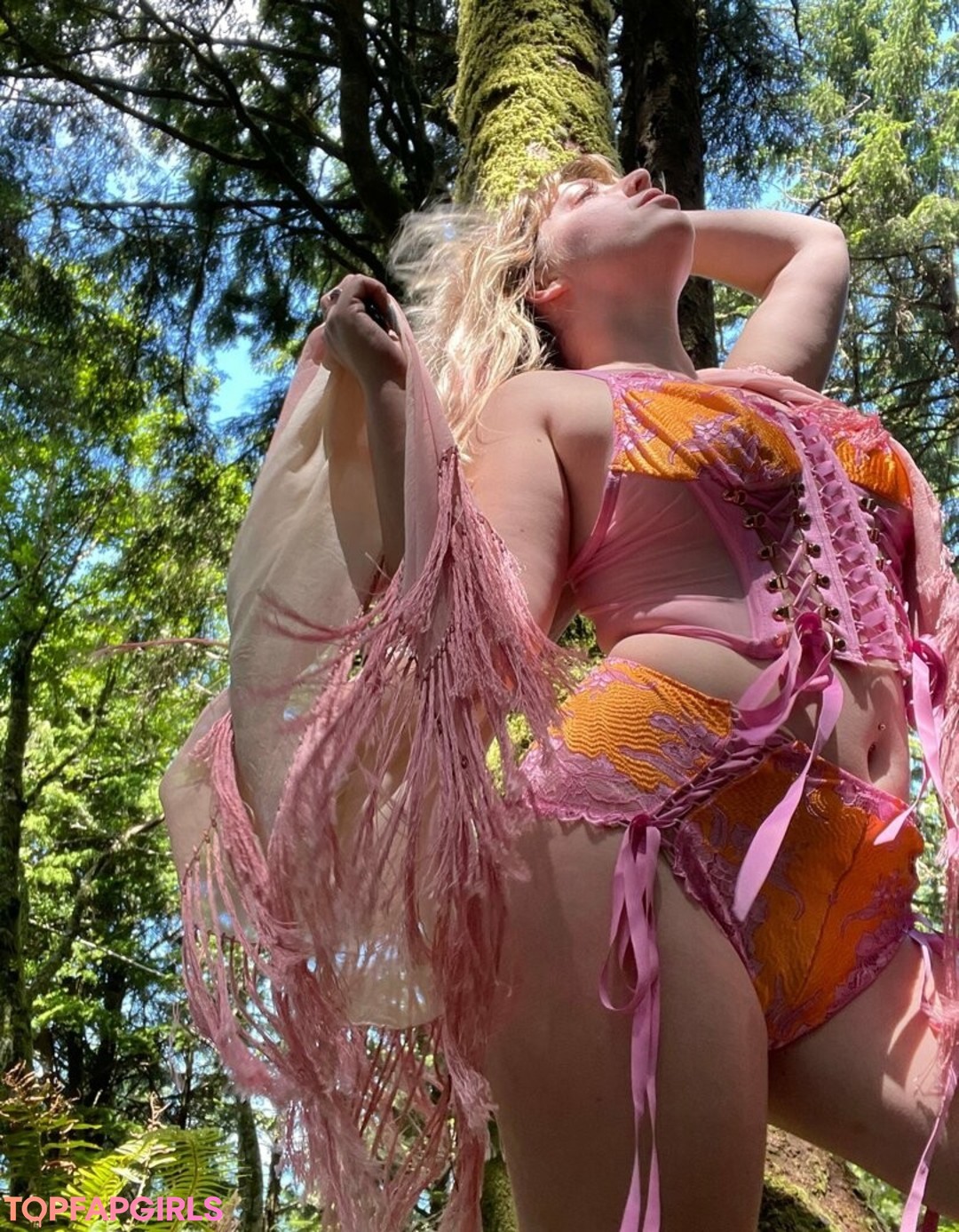 Photo nue de fuite OnlyFans de Lilpinkalien #1070