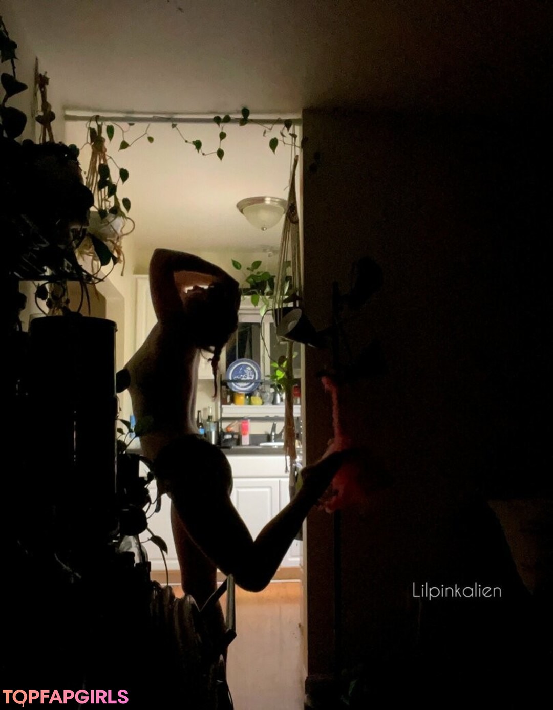 Photo nue de fuite OnlyFans de Lilpinkalien #1171