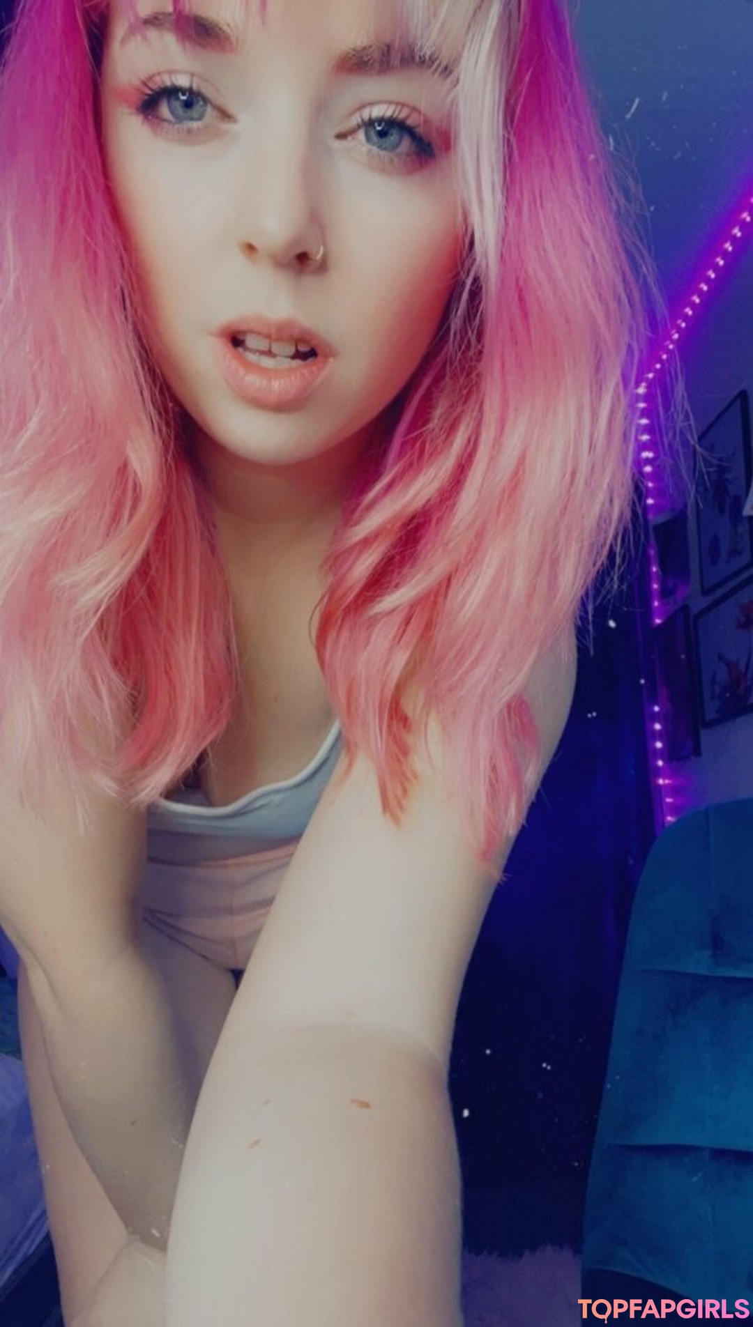 Photo nue de fuite OnlyFans de Lilpinkalien #1256