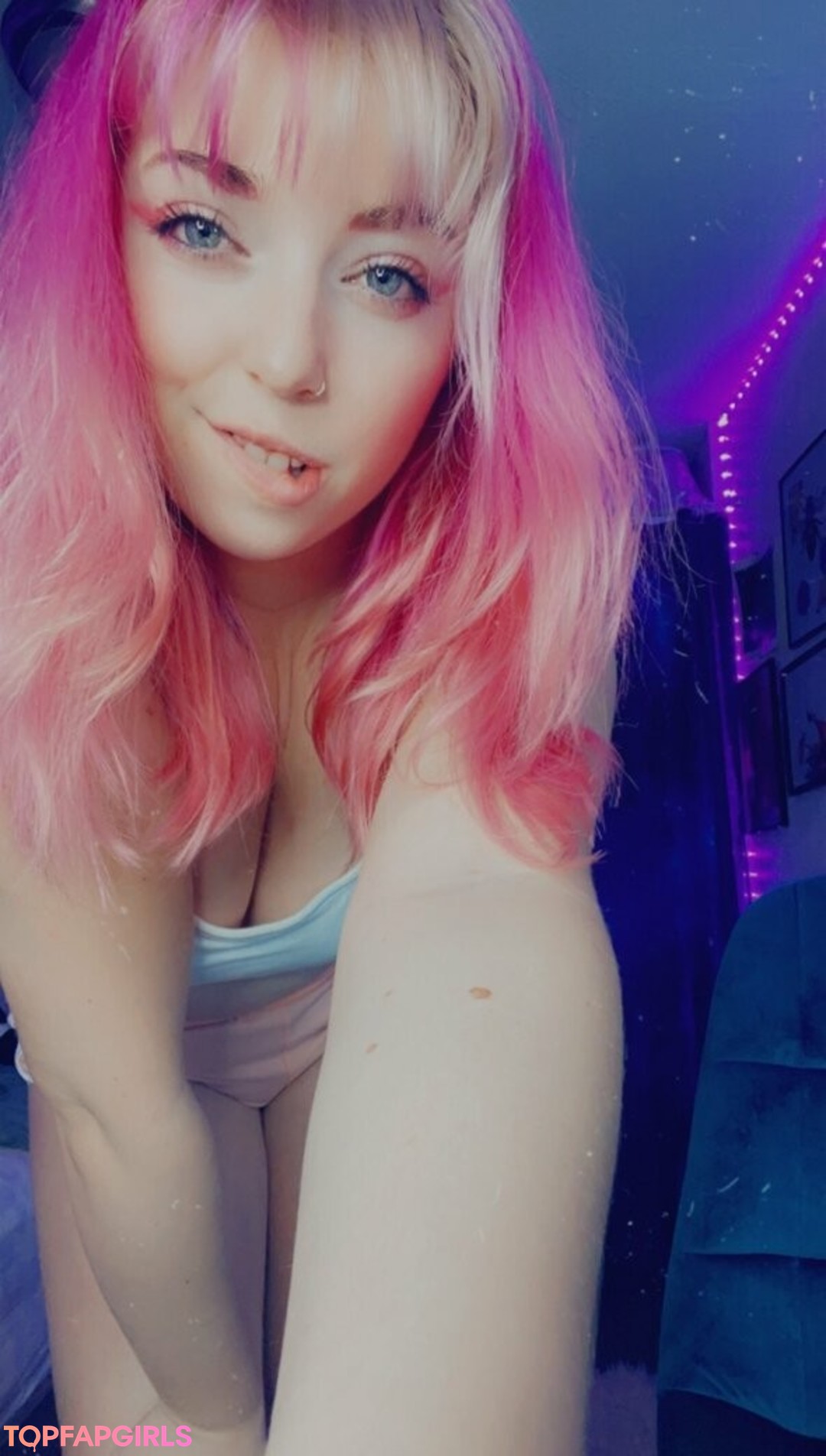 Photo nue de fuite OnlyFans de Lilpinkalien #1260