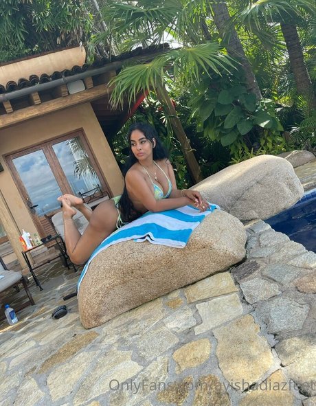 Photo nue de fuite OnlyFans de Ayishadiazfeet
