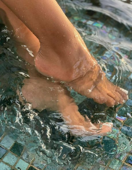 Photo nue de fuite OnlyFans de Ayishadiazfeet