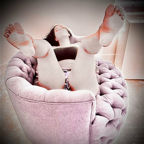 Photo nue de fuite OnlyFans de Ayishadiazfeet