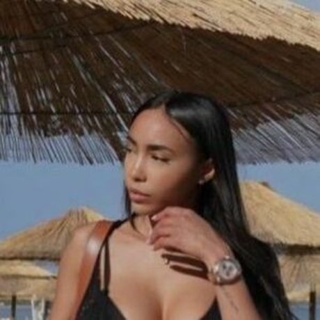 Photo nue de fuite OnlyFans de Paola Henriquez