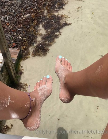 Photo nue de fuite OnlyFans de Herathletefeetxo