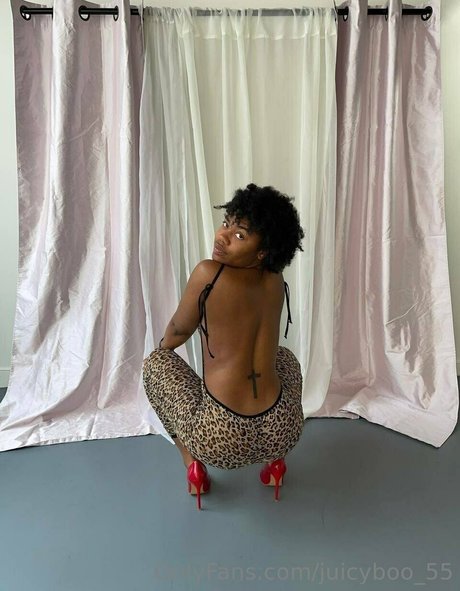 Photo nue de fuite OnlyFans de Juicyboo55