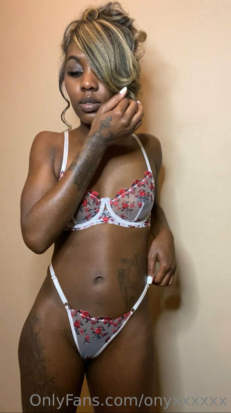 Photo nue de fuite OnlyFans de Onyxxxxxx