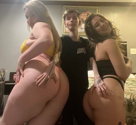 Photo nue de fuite OnlyFans de Long Neck