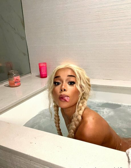 Photo nue de fuite OnlyFans de Xxxshapeshifter