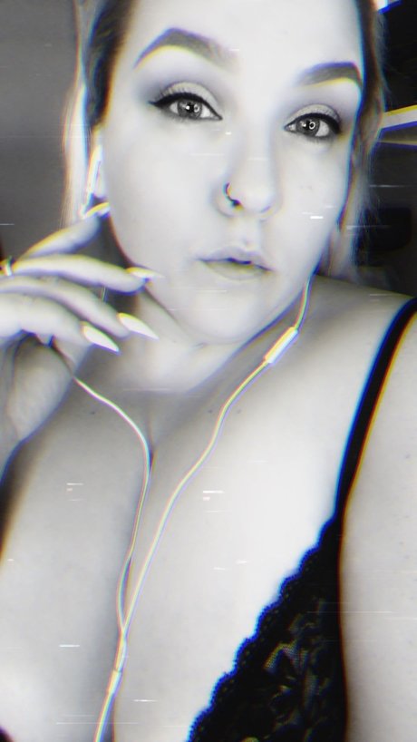 Photo nue de fuite OnlyFans de Sativa Siren