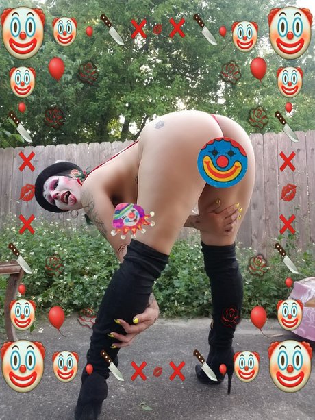 Goth Clowne Extraordinaire 