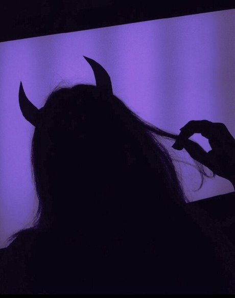 Photo nue de fuite OnlyFans de Satan