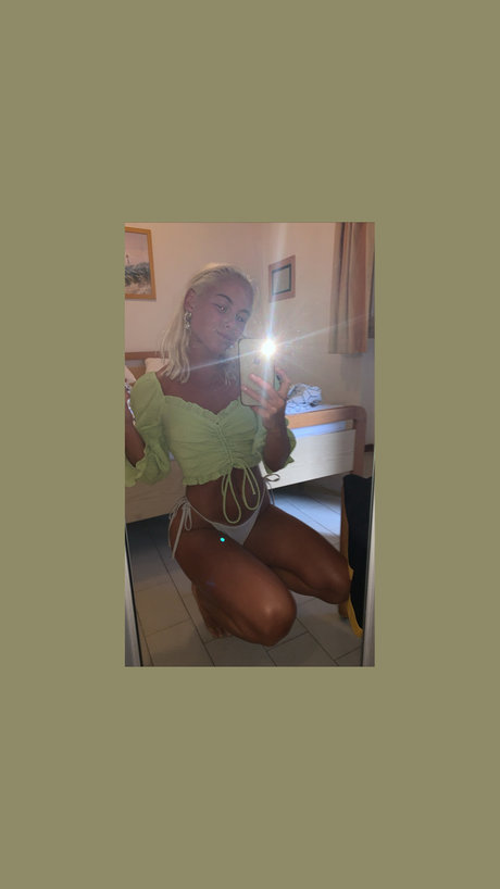 Photo nue de fuite OnlyFans de Sascha Petersen