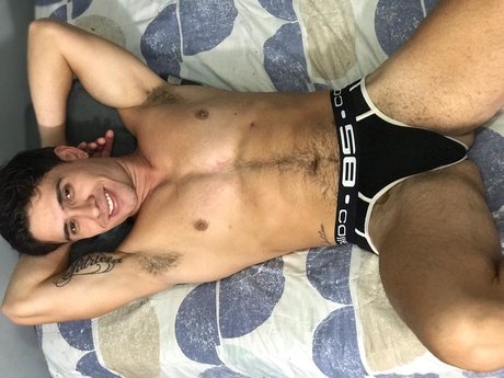 Photo nue de fuite OnlyFans de Santiago Usme