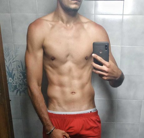 Photo nue de fuite OnlyFans de Santiago Gonzalez