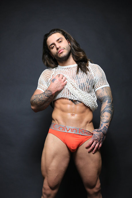 Photo nue de fuite OnlyFans de Santiago