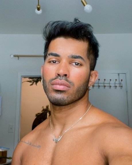 Photo nue de fuite OnlyFans de Sandro Saints