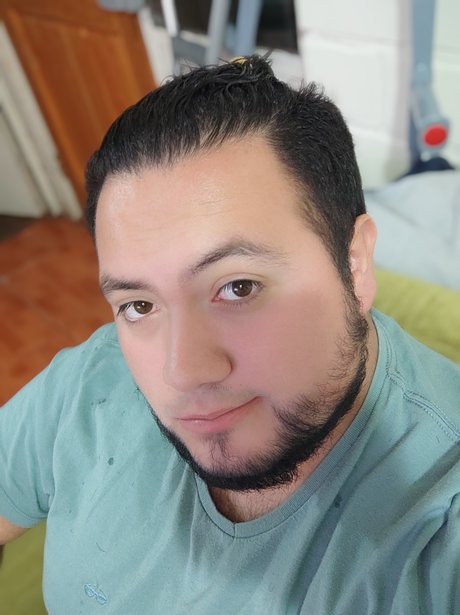 Photo nue de fuite OnlyFans de Michael Salinas