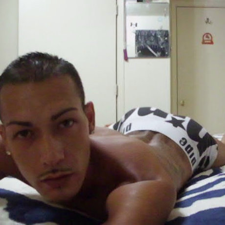 Photo nue de fuite OnlyFans de Yonumba1 Daddydik