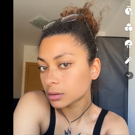 Thequeeny