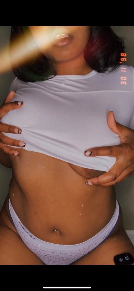 Photo nue de fuite OnlyFans de Honey
