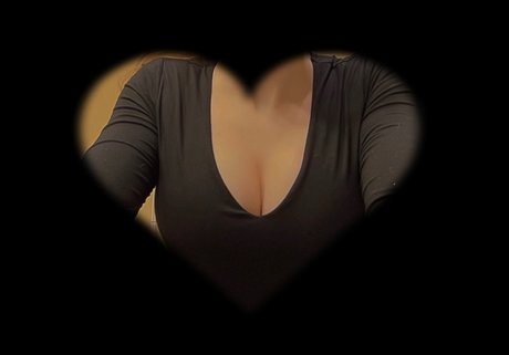 Photo nue de fuite OnlyFans de Sriracha 