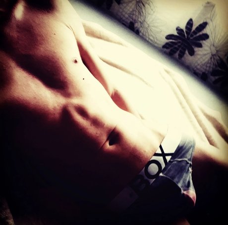 Photo nue de fuite OnlyFans de The Masked Man
