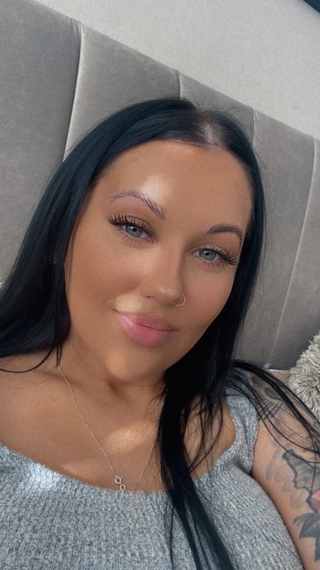 Photo nue de fuite OnlyFans de Only Yours Truly